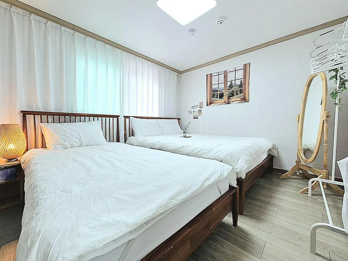 Stayjin Kachisanstation Gimpo Airportincheon Airport Yeouido Hongdae Gocheok Dome Up To 9People 4 Beds Seoul South Korea