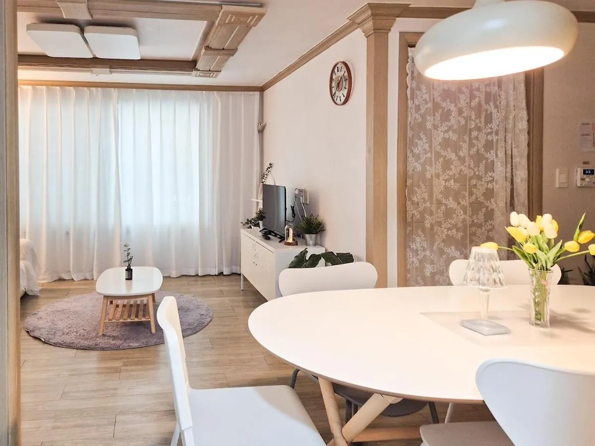 Apartment Stayjin Kachisanstation Gimpo Airportincheon Airport Yeouido Hongdae Gocheok Dome Up To 9People 4 Beds Seoul